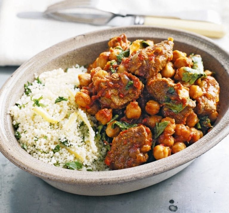 Chilli beef with chickpeas