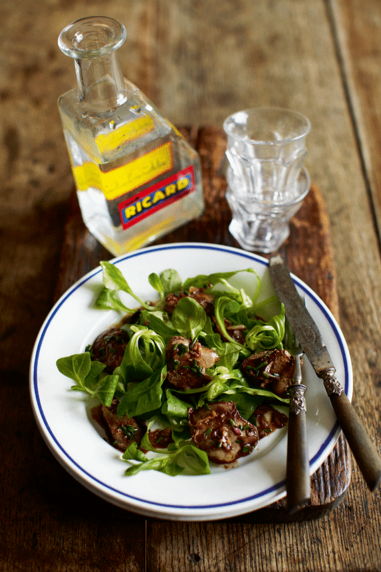 Chicken liver salad with shallot dressing