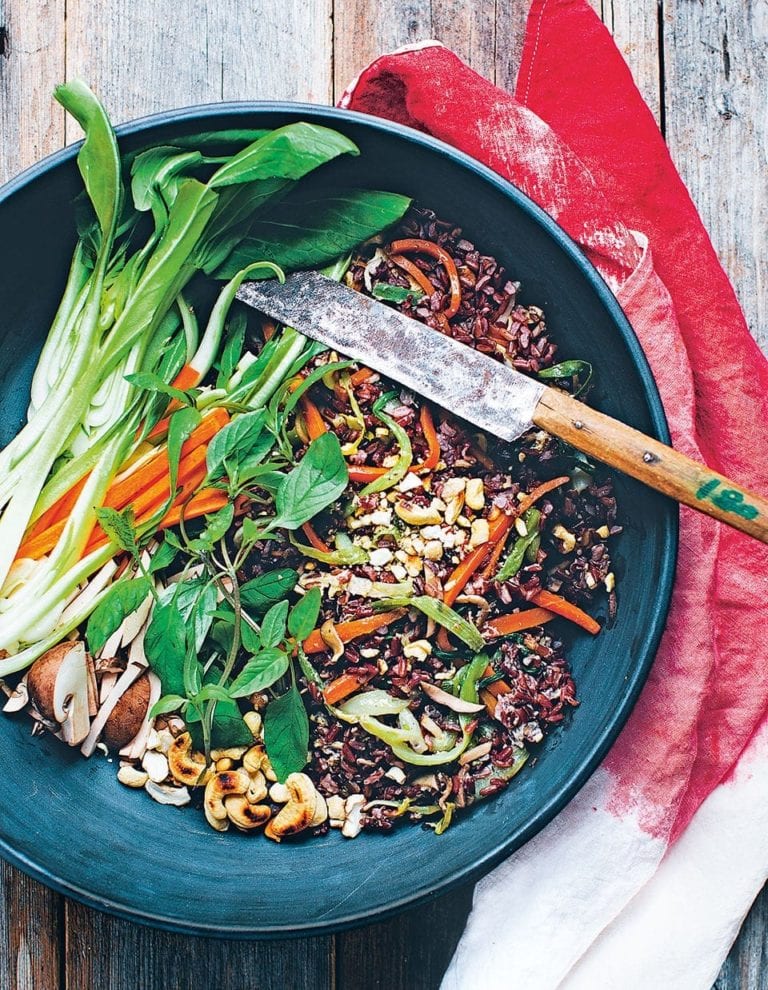 Stir-fried red rice