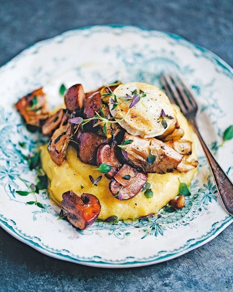 Polenta with mushroom and artichoke