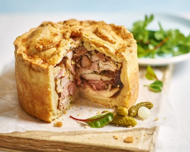Chicken and smoked ham pie