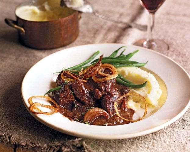 Pan-roasted venison with braised red cabbage