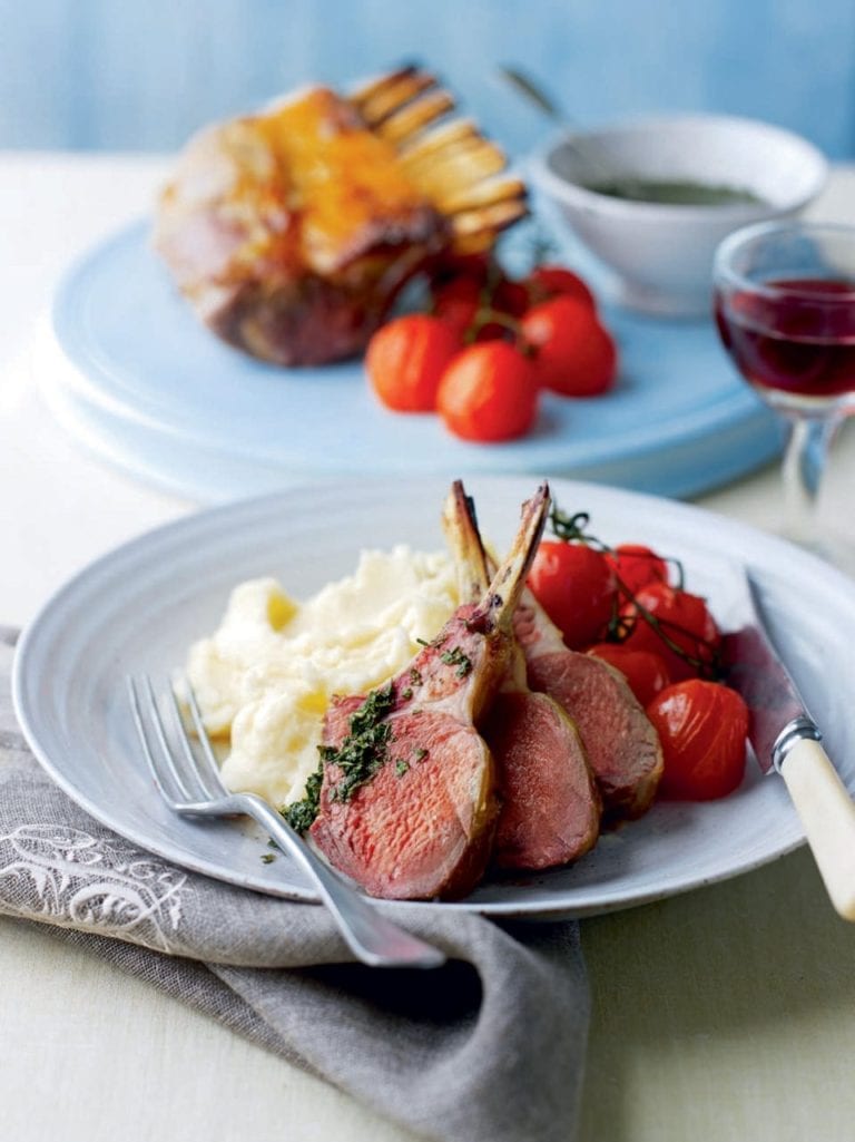 Lamb with mint sauce and tomatoes