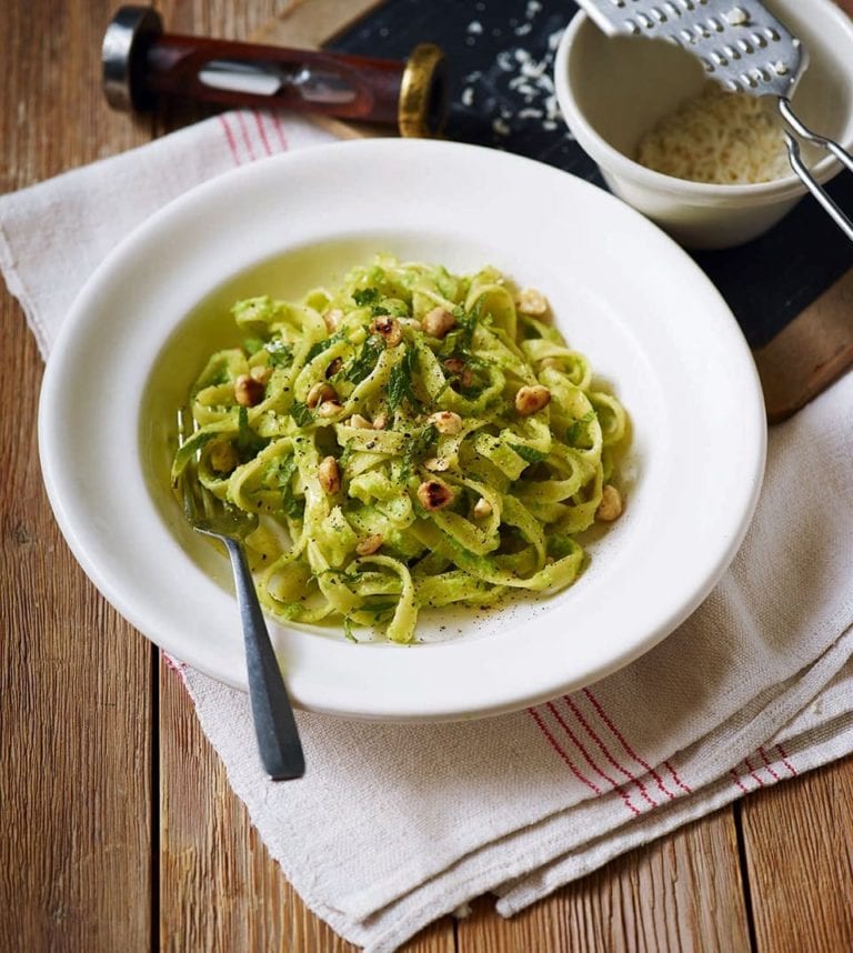 Pea pesto pasta