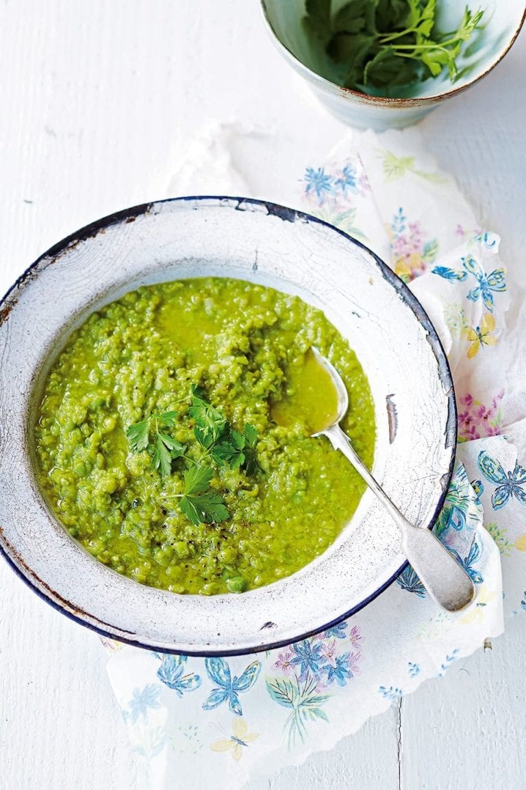 Pea and roasted garlic soup