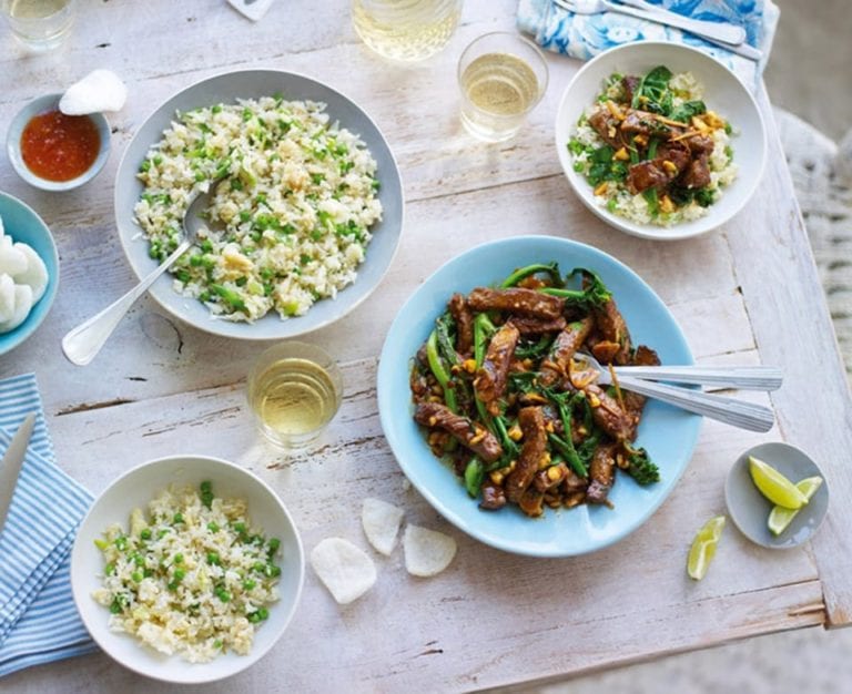 Stir-fried beef with broccoli and cashew nuts