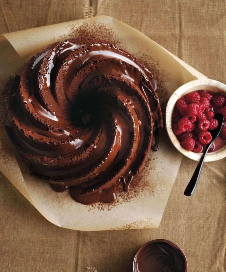 Red wine chocolate bundt cake