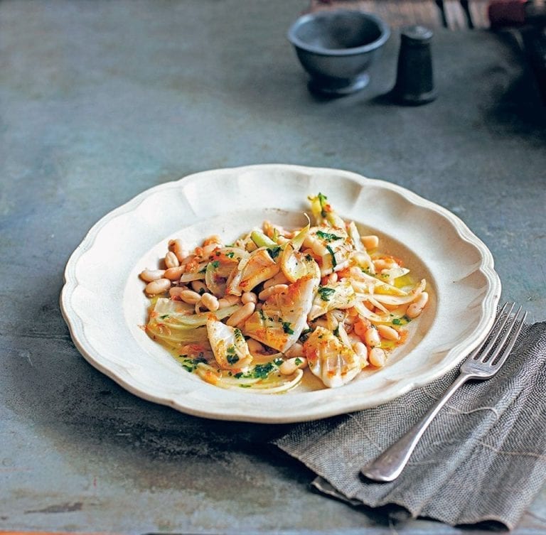 Seared squid with white beans and fennel