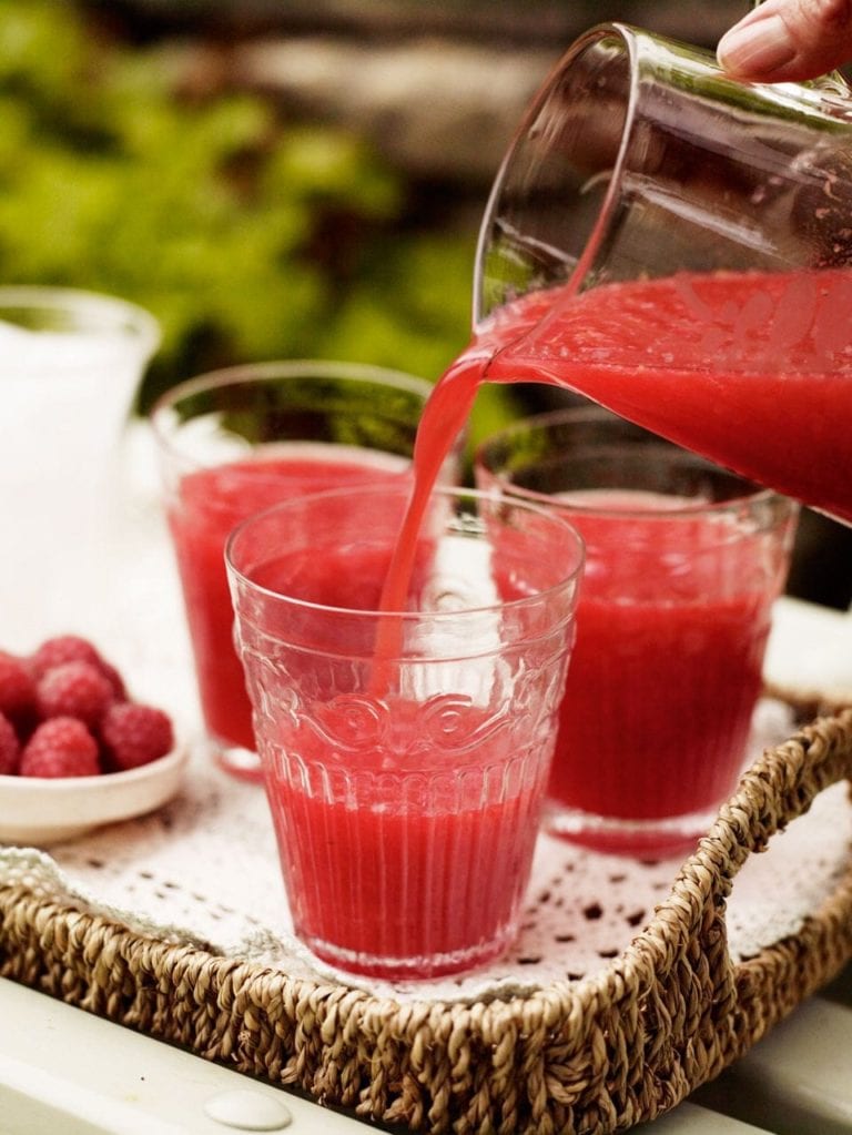 Fresh raspberry and lemon fizz