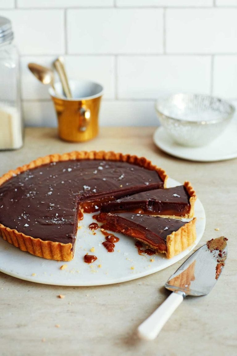 Salted chocolate and dulce de leche tart