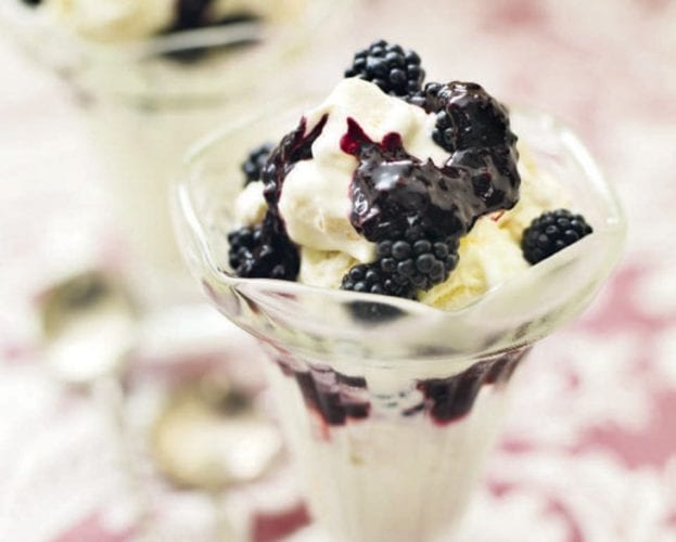 Blackberry and hazelnut meringue sundaes