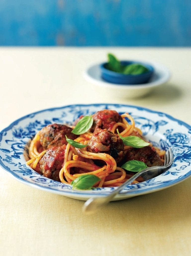 Pork meatballs with spaghetti