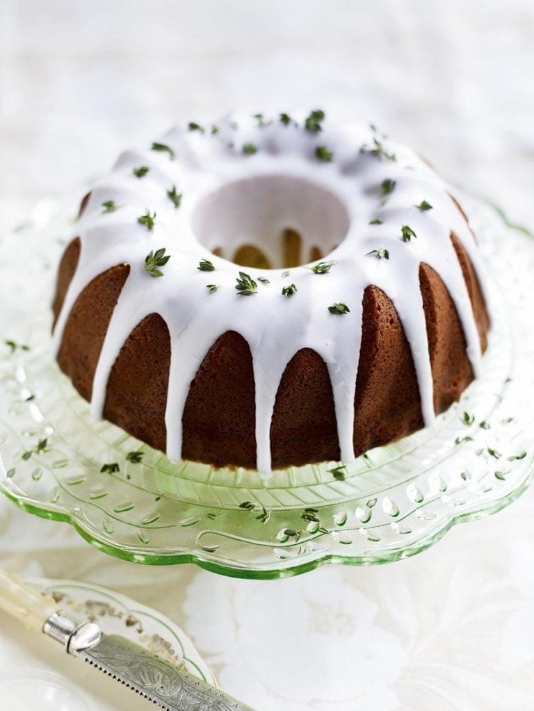 Lemon, thyme and yogurt cake