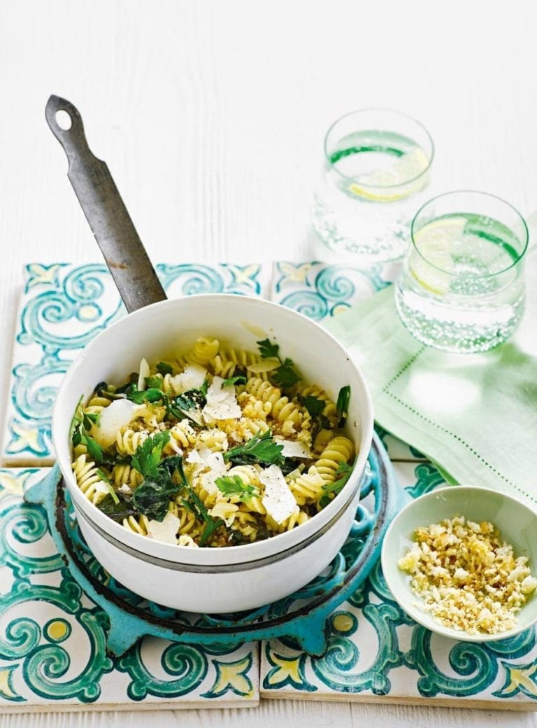 Spinach and garlic fusilli with crispy breadcrumbs