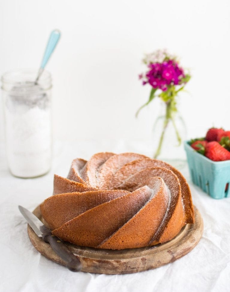 Vanilla bean bundt cake