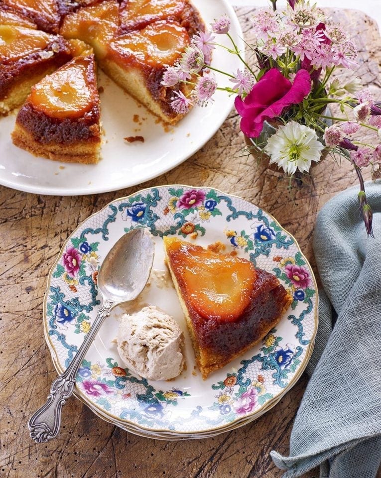 Upside-down pear cake with cinnamon ice cream