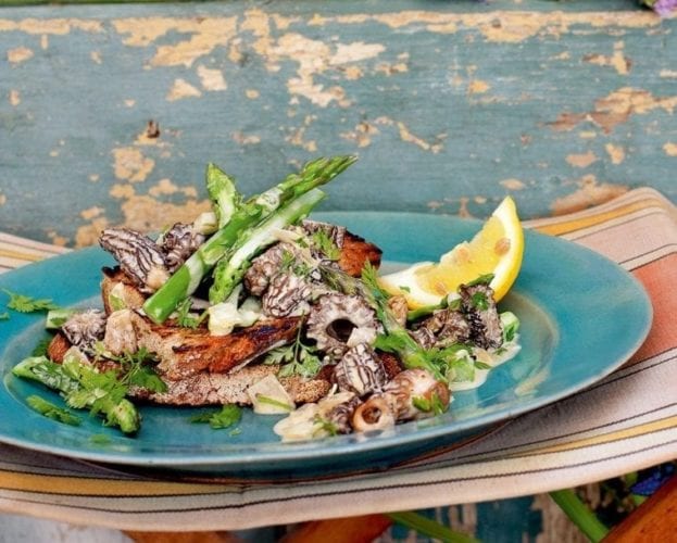 Asparagus and morels on toast