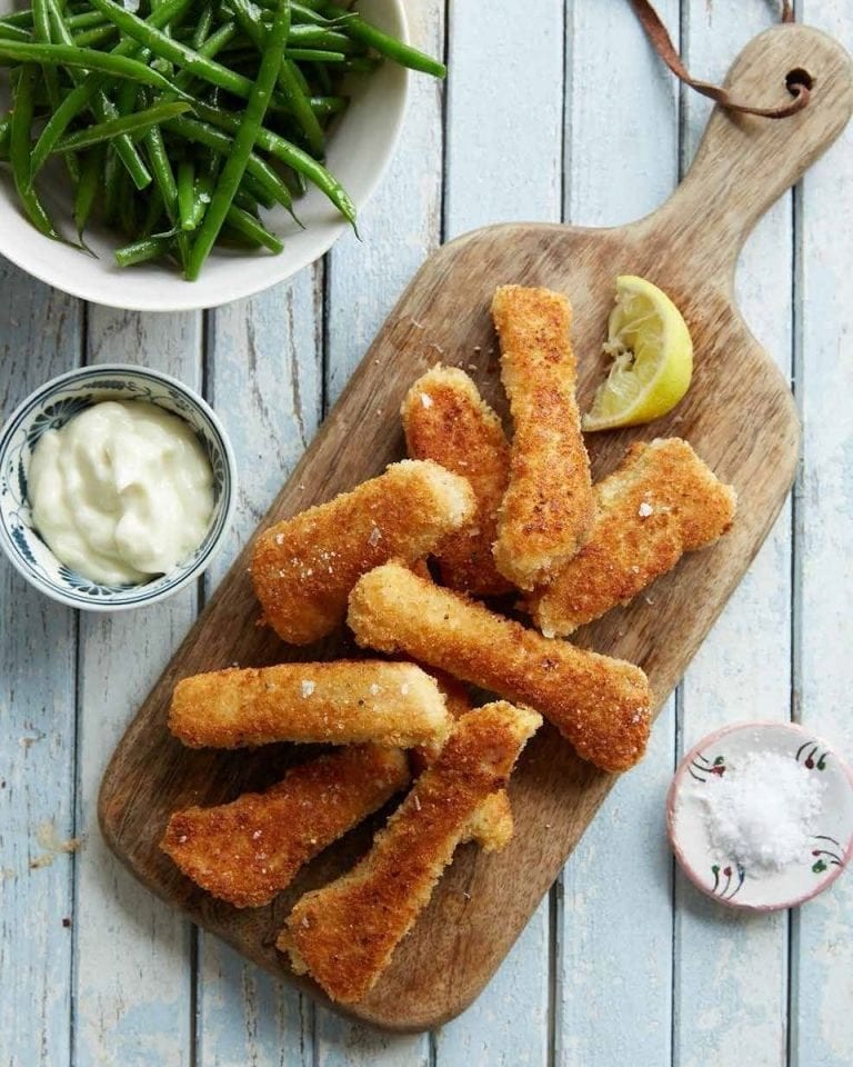 Salmon fish fingers and green beans