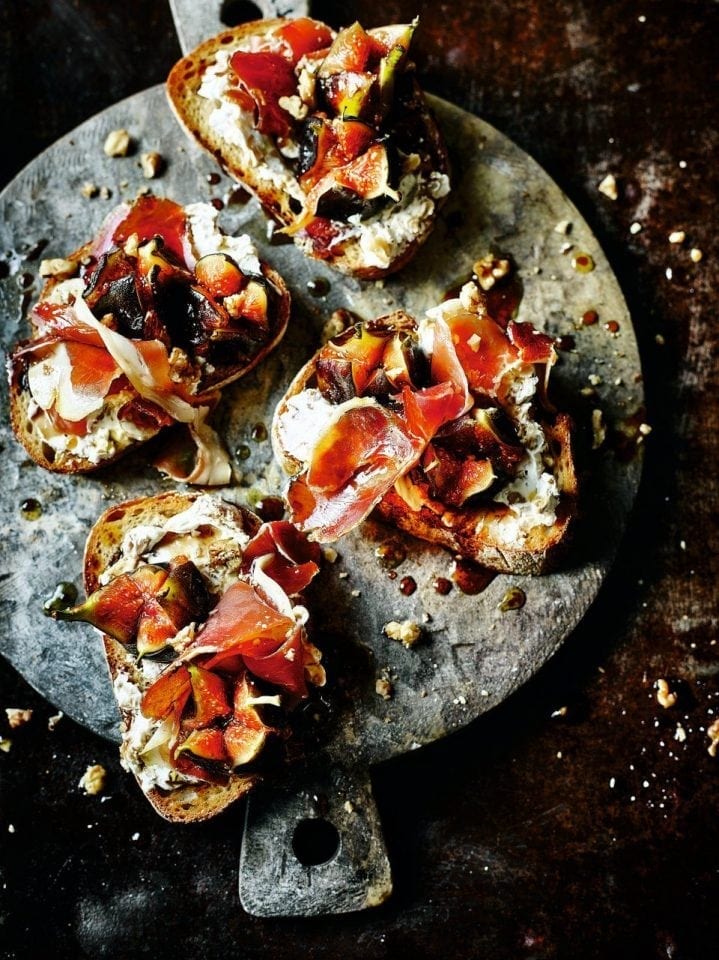 Pan-fried figs, serrano ham, cream cheese and walnuts on toast