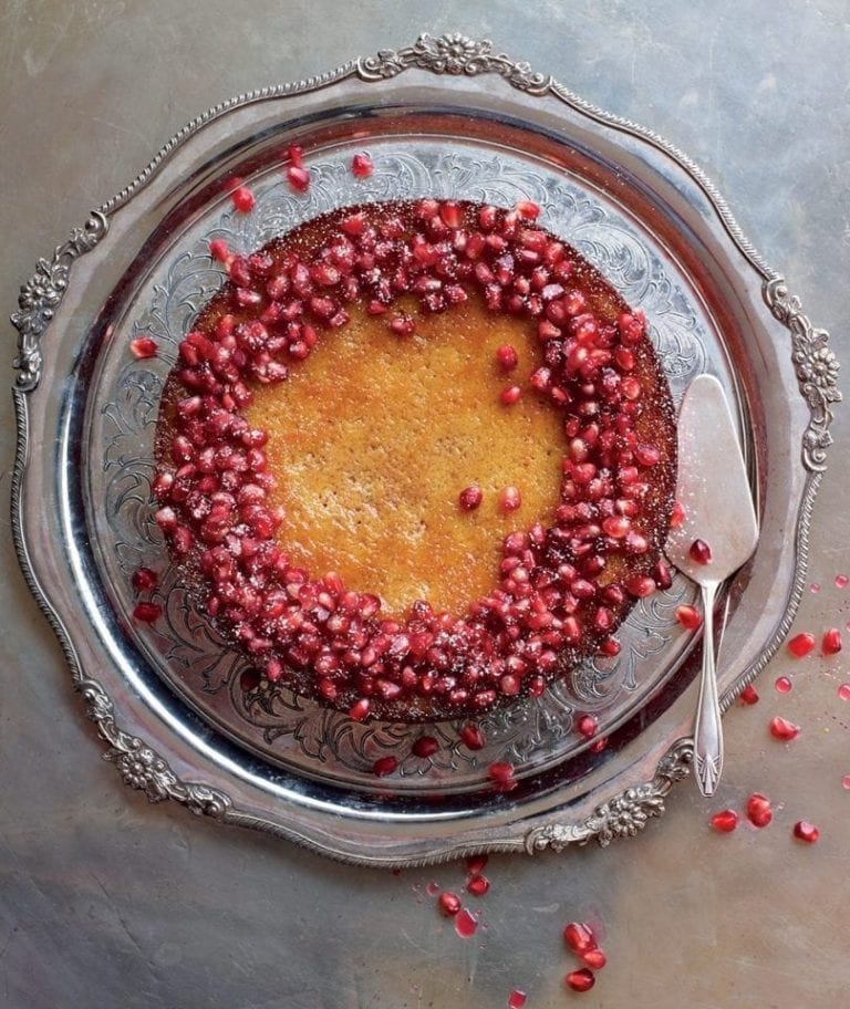 Clementine and pomegranate cake (gluten-free)