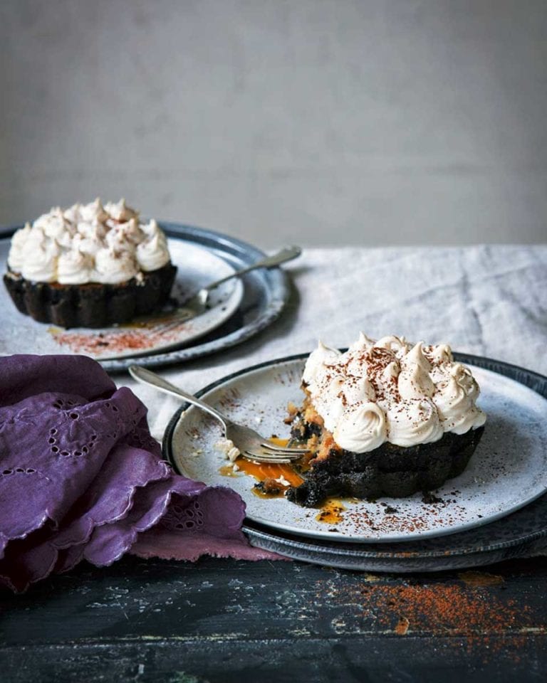 Mini Oreo banoffee pies