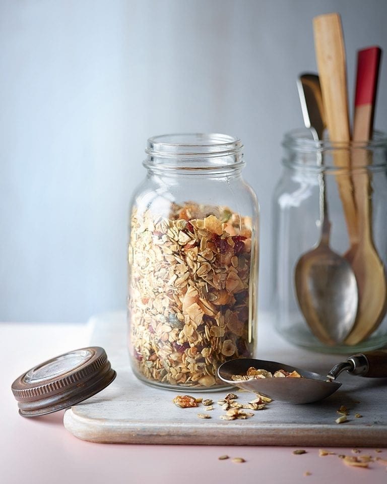 Low-sugar coconut granola