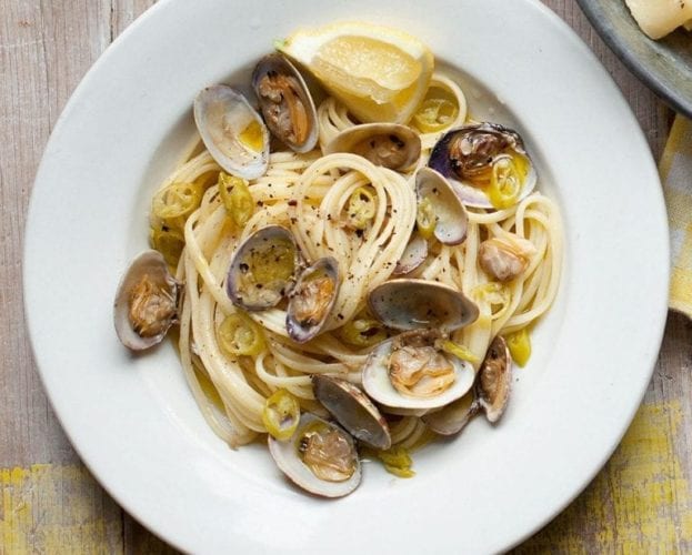 Chilli prawn and spinach linguine
