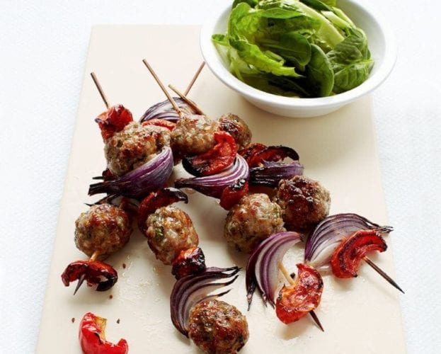 Beef skewers with horseradish dip