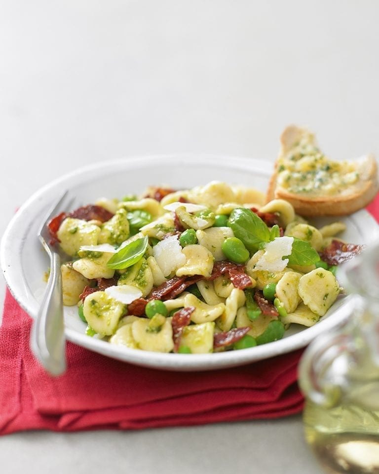 Cheat’s pesto pasta