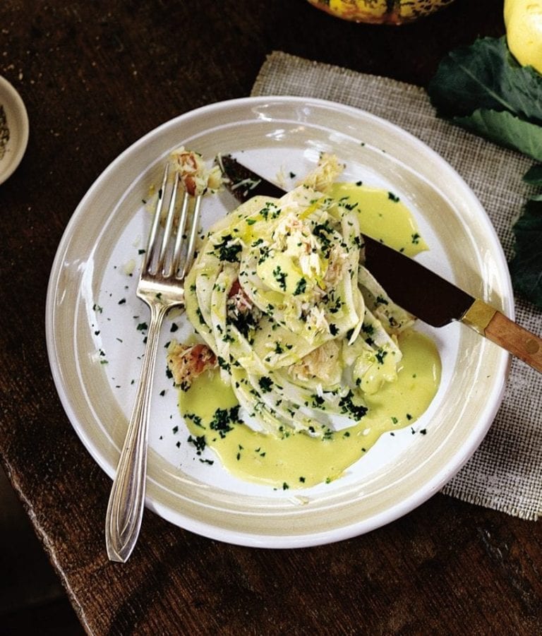 Kohlrabi, apple and fennel salad with crab