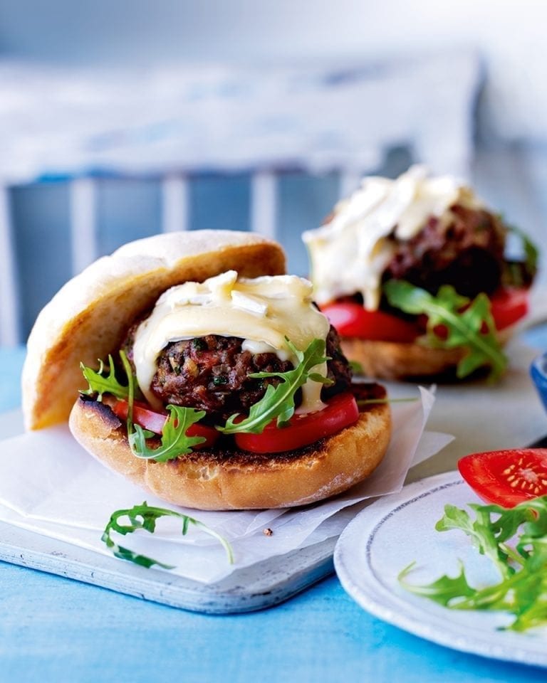 Brie beef burgers