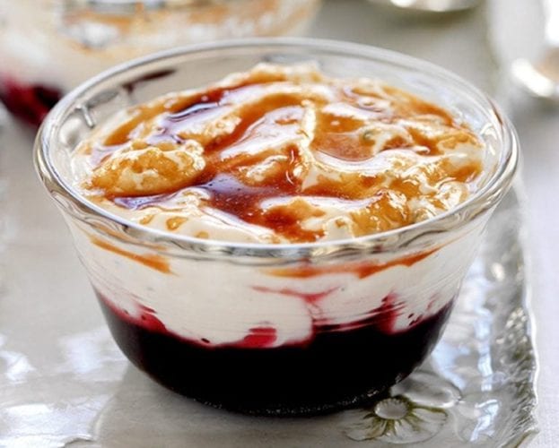 Blueberry yogurt brûlée