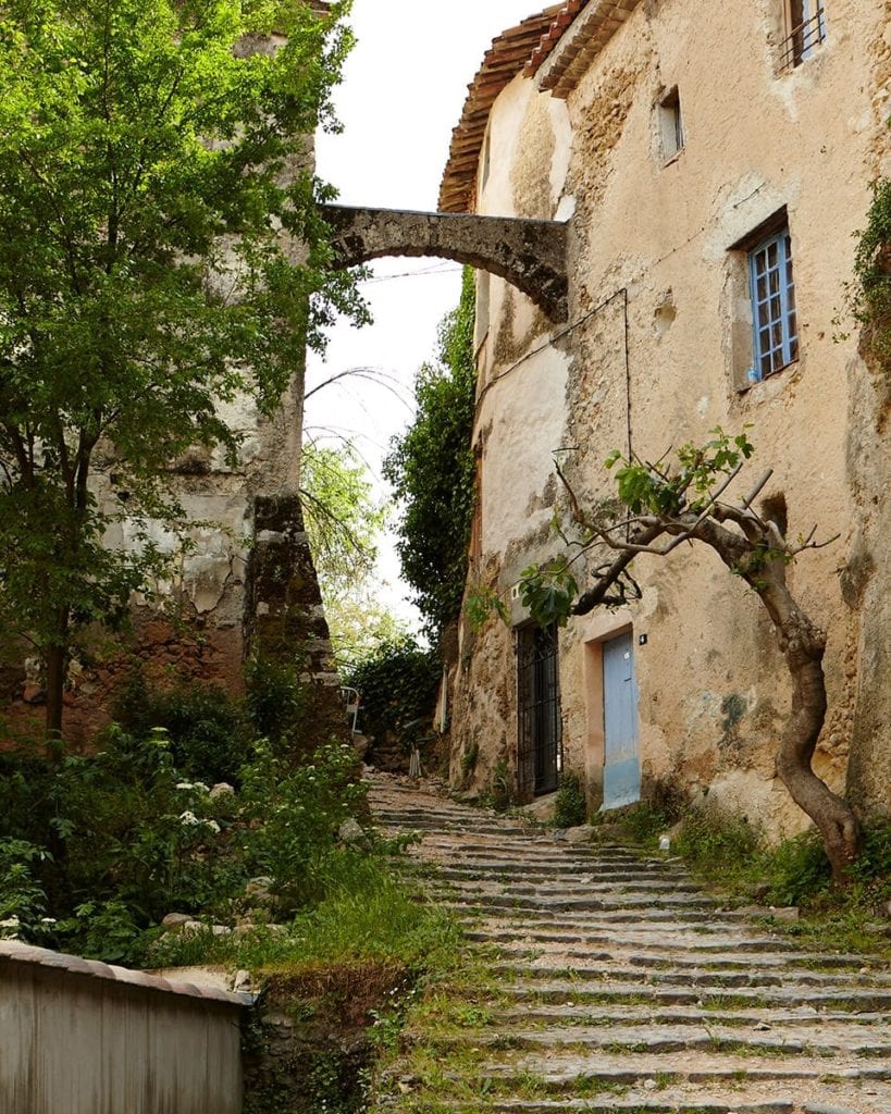 image of cobbled stairs in France