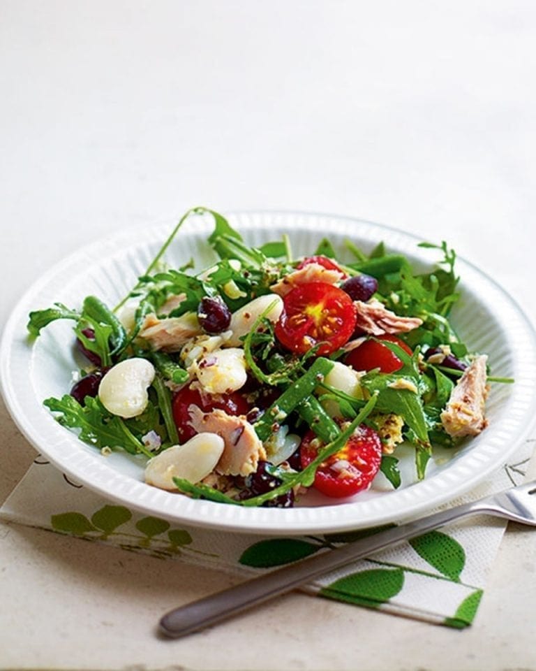 Tuna and bean salad with mustard dressing