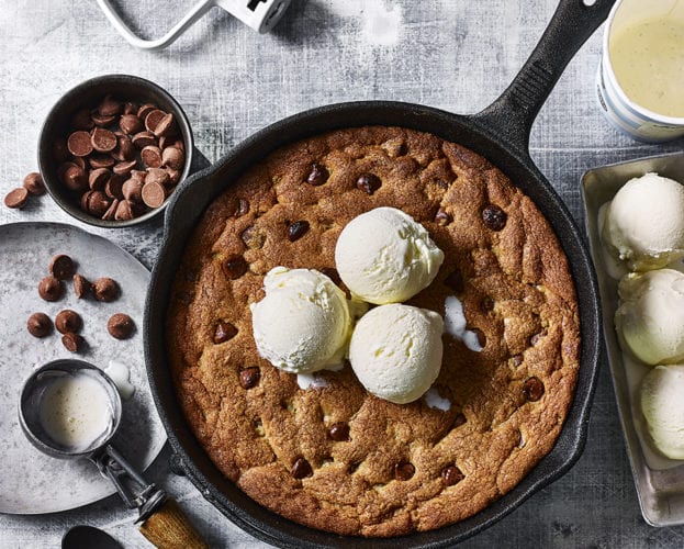 Giant pan cookie