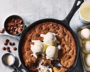 Giant pan cookie – video