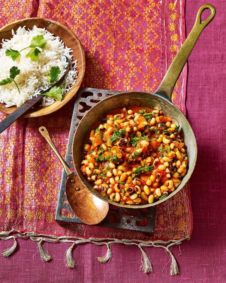 Jollof beans (black-eyed beans in tomato sauce)