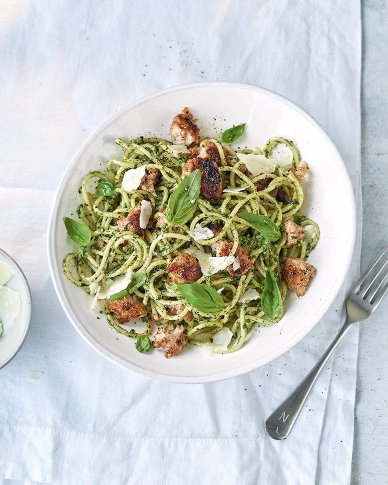 Sausage spaghetti with spinach pesto