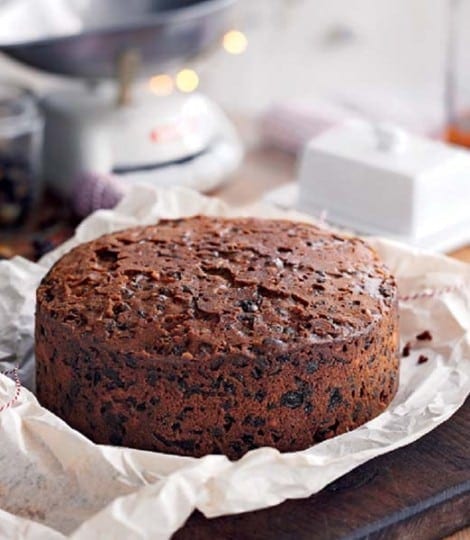 Mary Berry’s Christmas cake – video