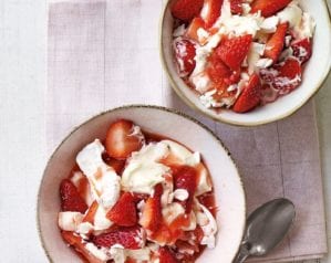 Eton Mess in bowls