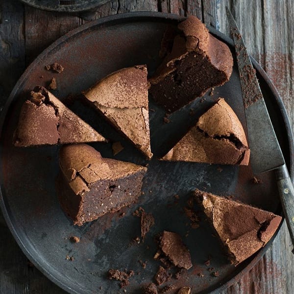 Flourless chocolate cake