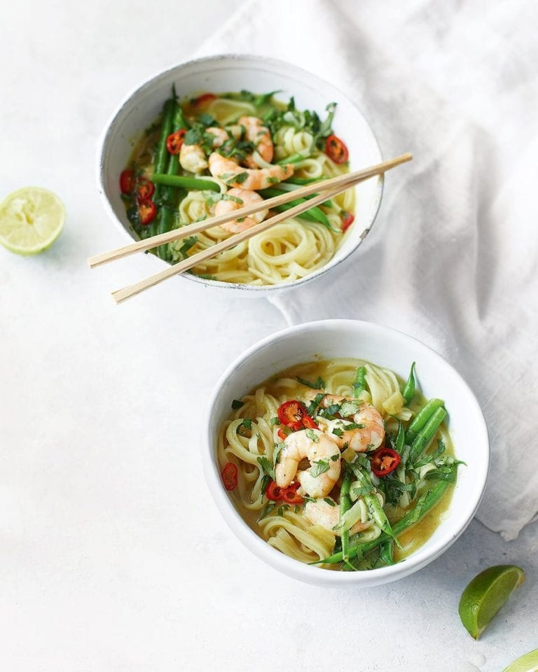 Thai yellow prawn noodle soup