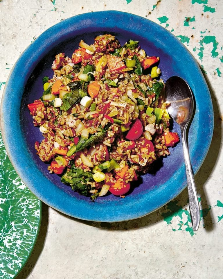 Stir-fried brown rice with holy basil sauce