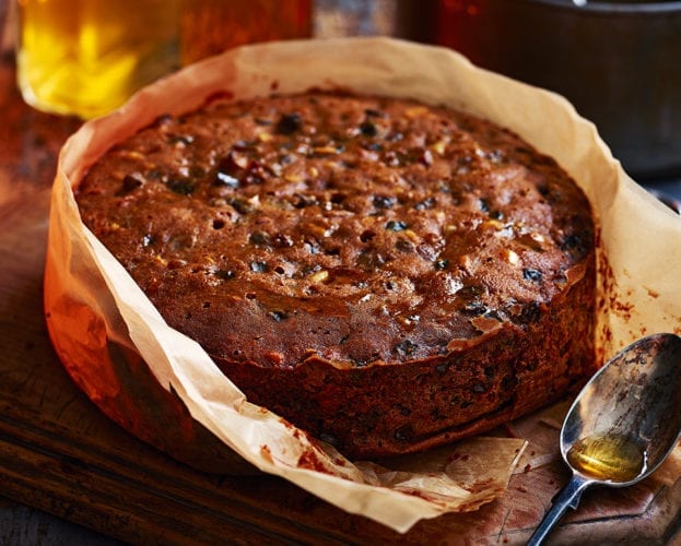 Spiced rum butter mincemeat cake