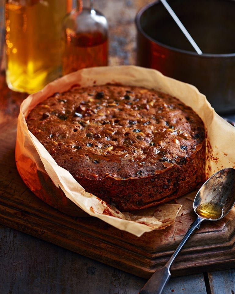 Spiced rum butter mincemeat cake