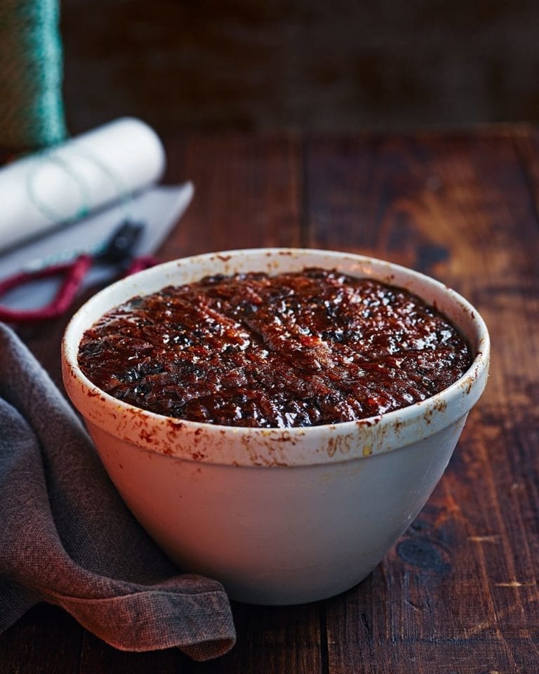 Sloe gin ‘figgy’ Christmas pudding