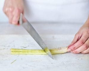 How to prepare lemongrass stalks