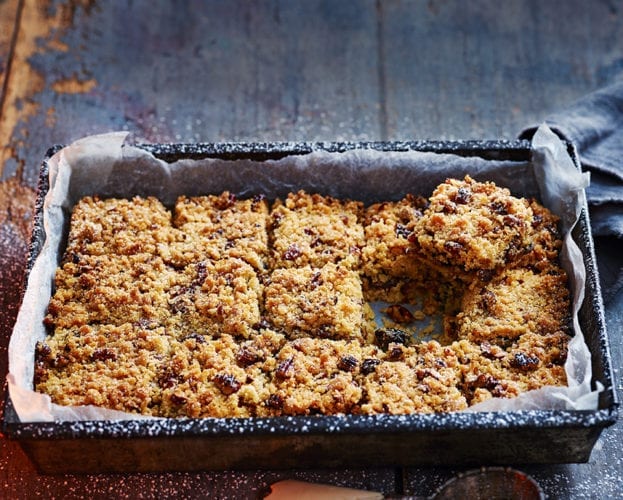 Mincemeat crumble slices