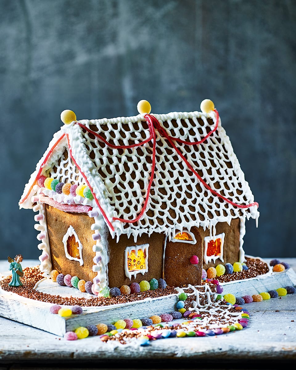 How I decorated a gingerbread house with a gingerbread house kit