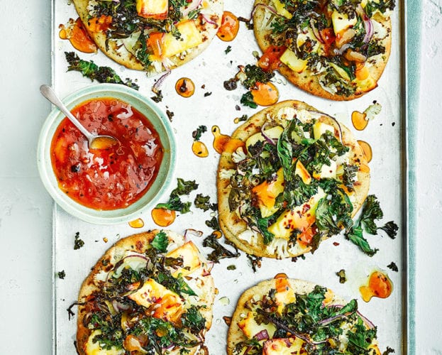 Naan pizzas